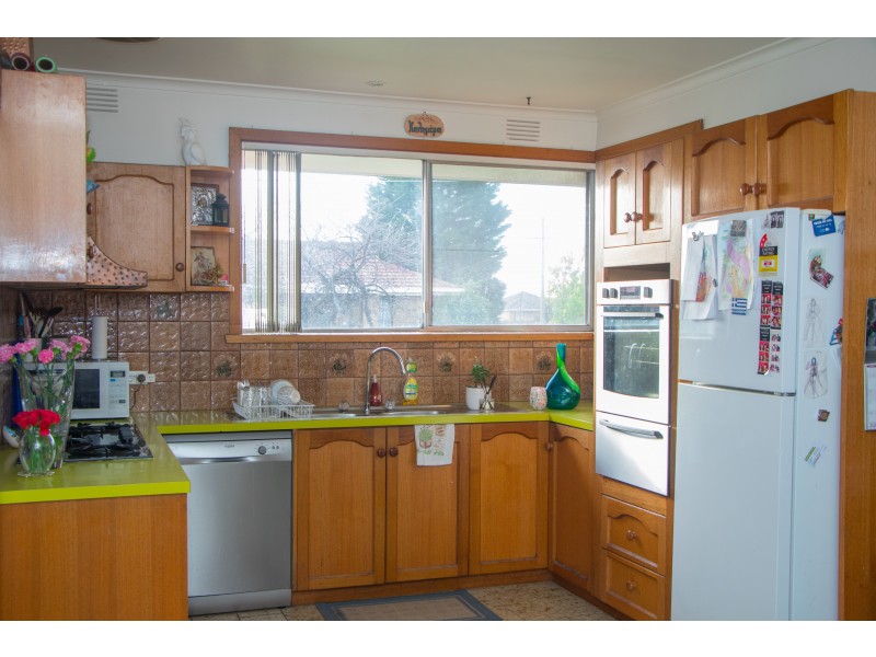 16 Fisher Avenue, Lalor VIC 3075