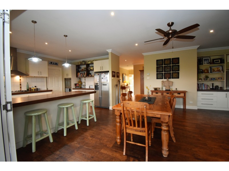 616 CARRARAGARMUNGEE ESTATE ROAD, Byawatha VIC 3678