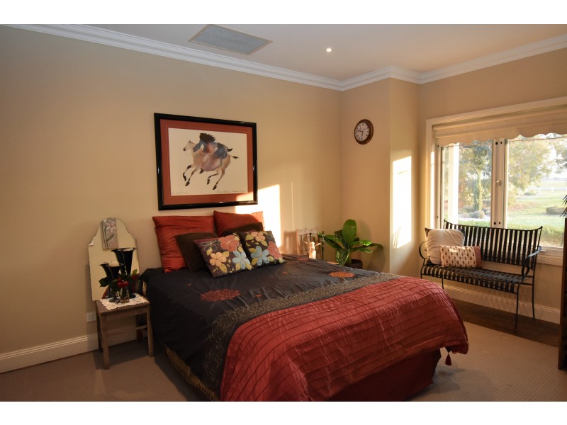 616 CARRARAGARMUNGEE ESTATE ROAD, Byawatha VIC 3678