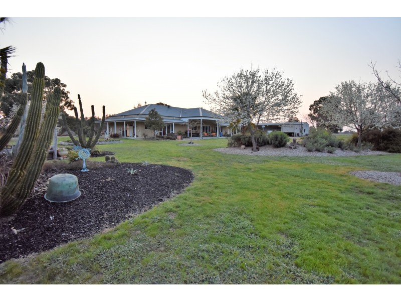 616 CARRARAGARMUNGEE ESTATE ROAD, Byawatha VIC 3678