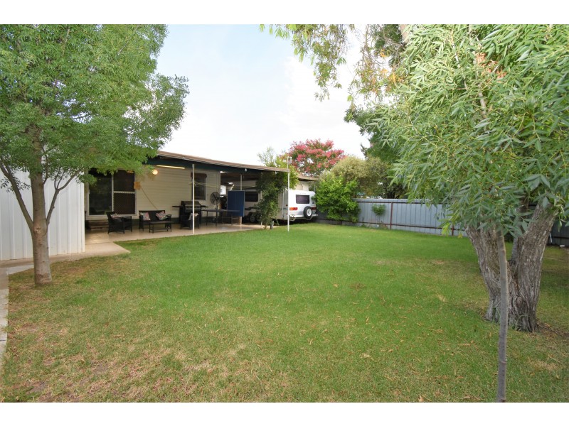 24 BATCHELOR CRESCENT, Wangaratta VIC 3677