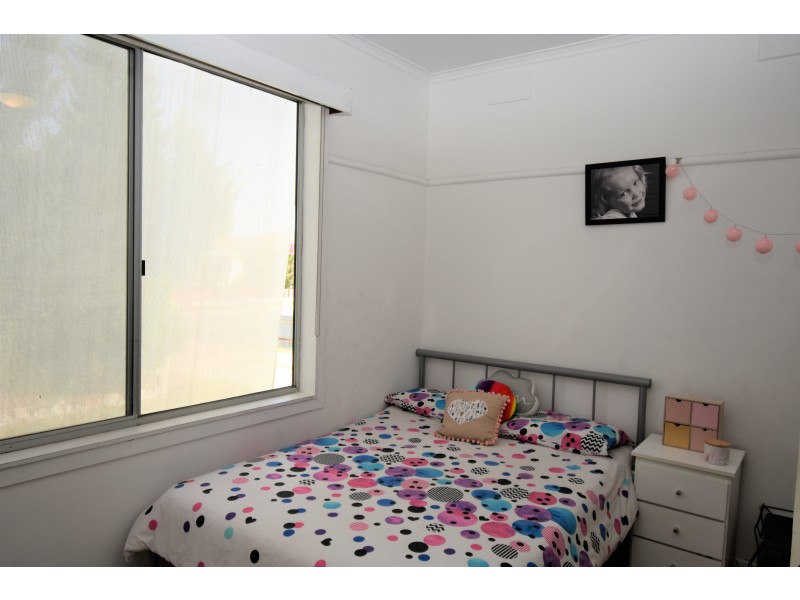 24 BATCHELOR CRESCENT, Wangaratta VIC 3677
