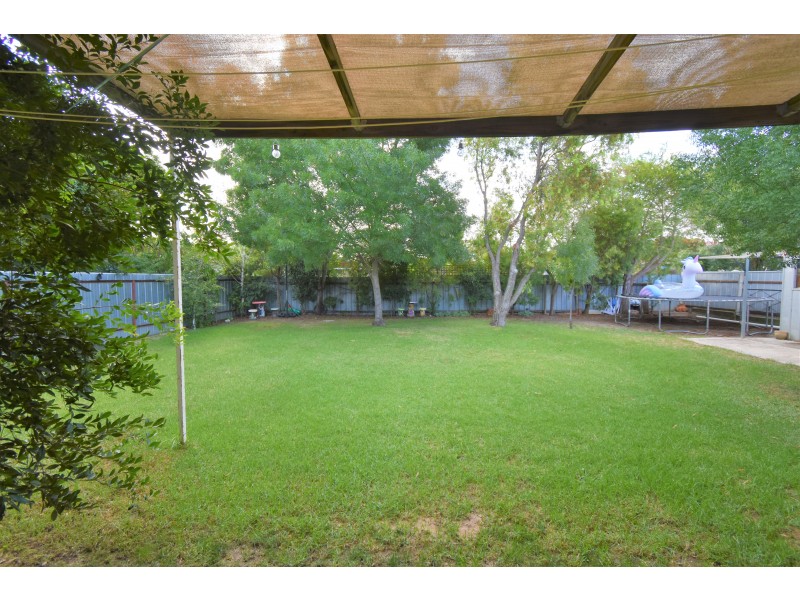 24 BATCHELOR CRESCENT, Wangaratta VIC 3677