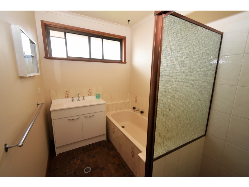 2/6 DOREEN COURT, Wangaratta VIC 3677