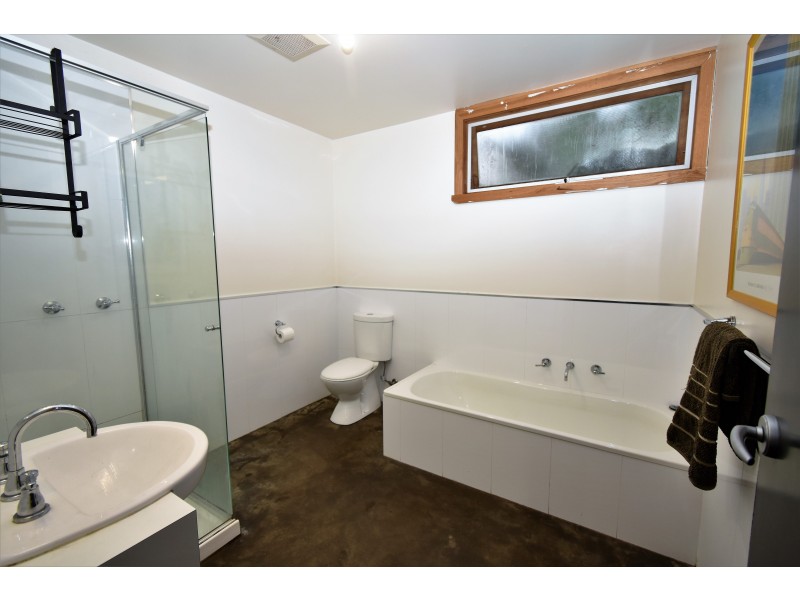 21 CHURCH STREET, Glenrowan VIC 3675