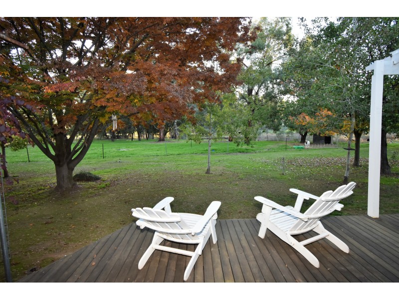 86 MARKWOOD-TARRAWINGEE ROAD, Markwood VIC 3678