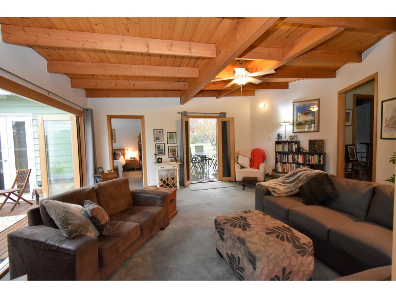 86 MARKWOOD-TARRAWINGEE ROAD, Markwood VIC 3678