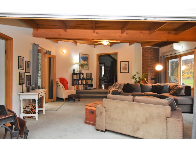 86 MARKWOOD-TARRAWINGEE ROAD, Markwood VIC 3678