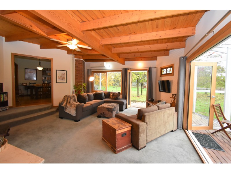 86 MARKWOOD-TARRAWINGEE ROAD, Markwood VIC 3678