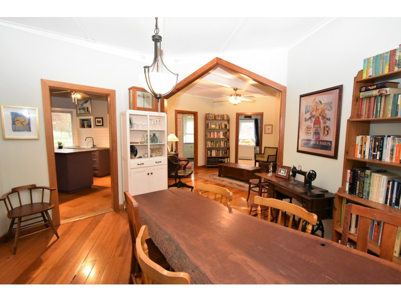 86 MARKWOOD-TARRAWINGEE ROAD, Markwood VIC 3678