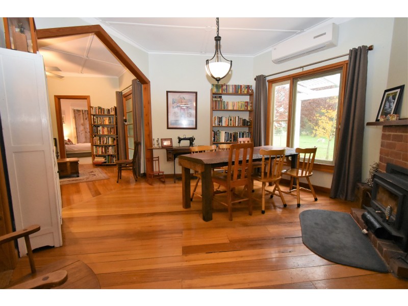 86 MARKWOOD-TARRAWINGEE ROAD, Markwood VIC 3678