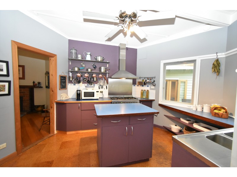 86 MARKWOOD-TARRAWINGEE ROAD, Markwood VIC 3678