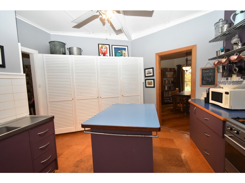 86 MARKWOOD-TARRAWINGEE ROAD, Markwood VIC 3678