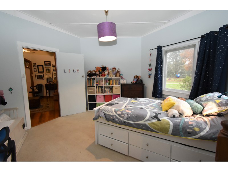 86 MARKWOOD-TARRAWINGEE ROAD, Markwood VIC 3678