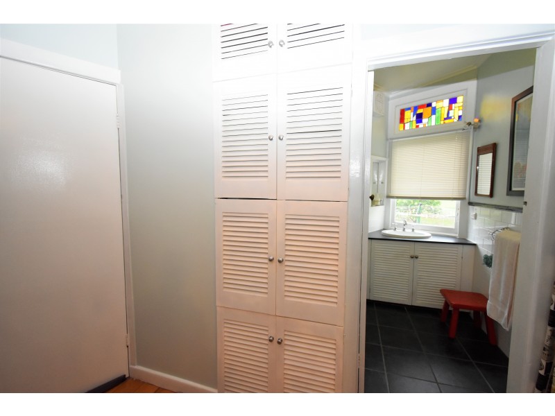 86 MARKWOOD-TARRAWINGEE ROAD, Markwood VIC 3678