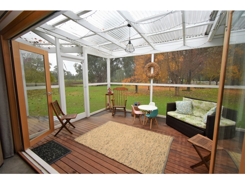 86 MARKWOOD-TARRAWINGEE ROAD, Markwood VIC 3678