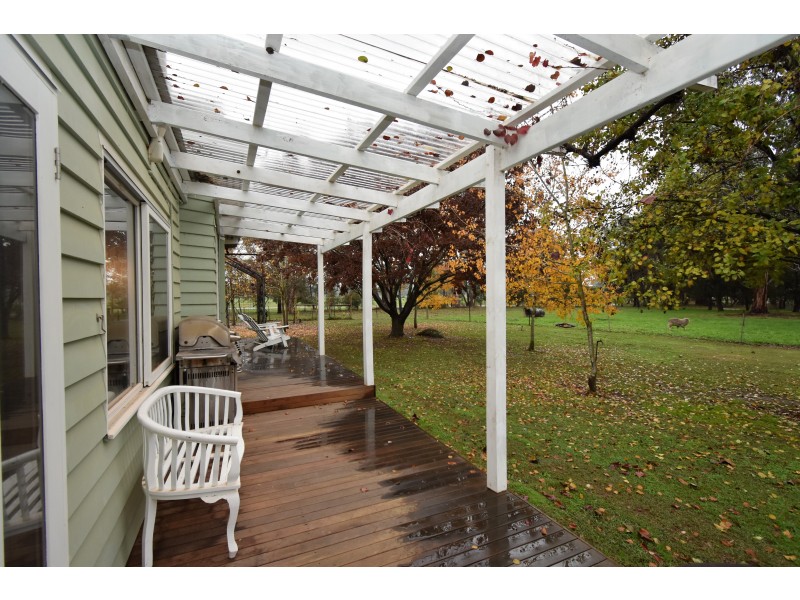 86 MARKWOOD-TARRAWINGEE ROAD, Markwood VIC 3678