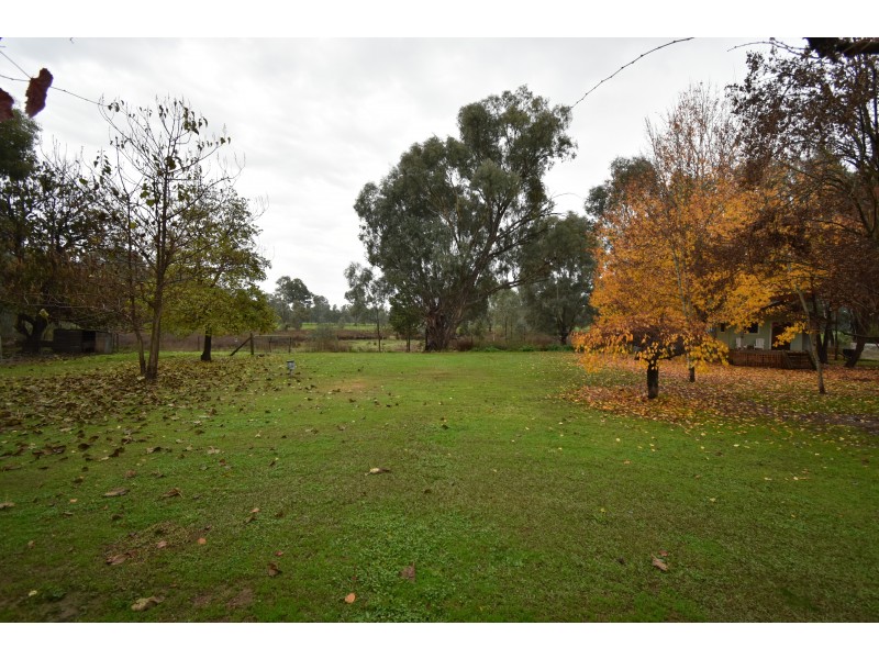 86 MARKWOOD-TARRAWINGEE ROAD, Markwood VIC 3678