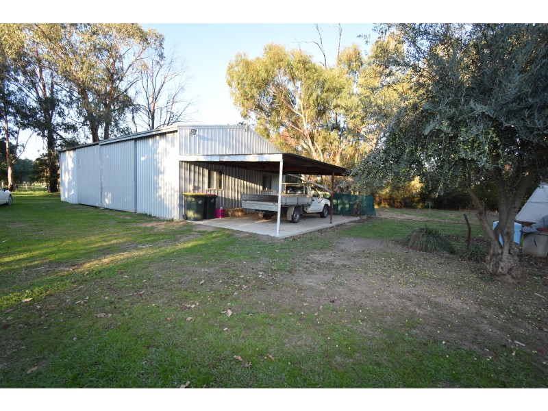 86 MARKWOOD-TARRAWINGEE ROAD, Markwood VIC 3678