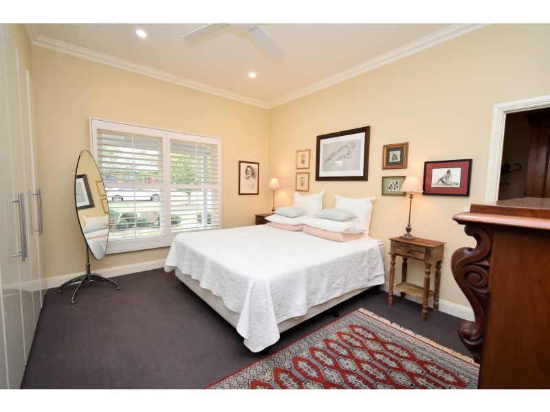 35 JONES STREET, Oxley VIC 3678