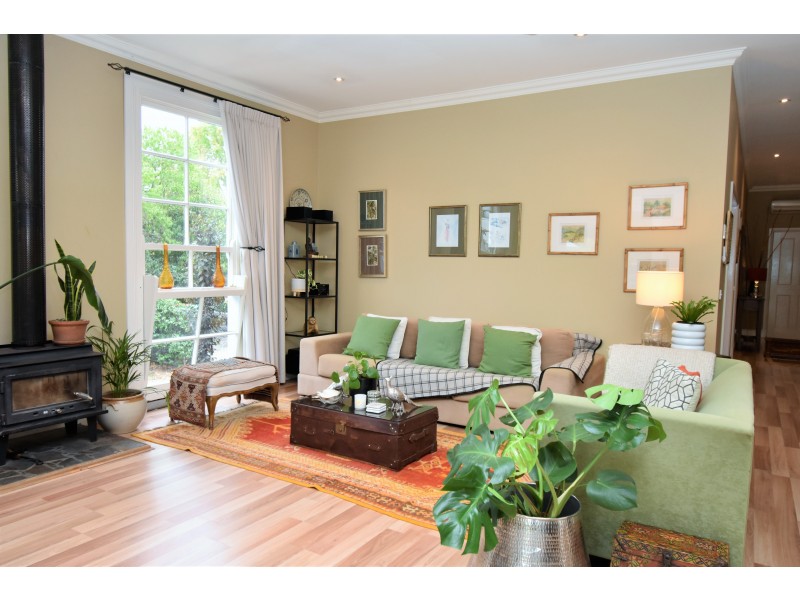 35 JONES STREET, Oxley VIC 3678