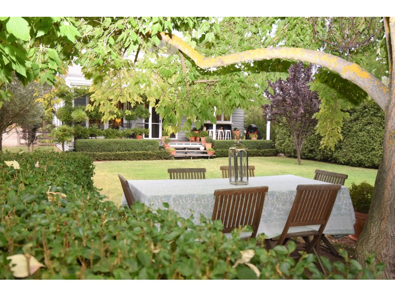 35 JONES STREET, Oxley VIC 3678