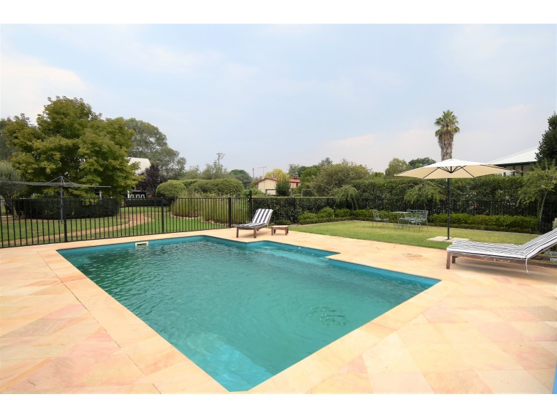 35 JONES STREET, Oxley VIC 3678