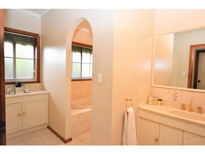 43 HULME DRIVE, Wangaratta VIC 3677