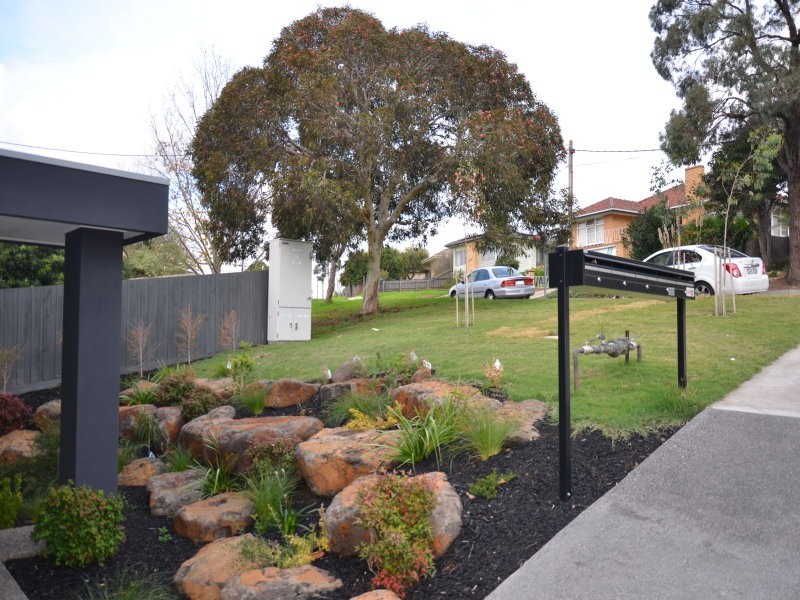 7/24 Laurence Avenue, Airport West VIC 3042