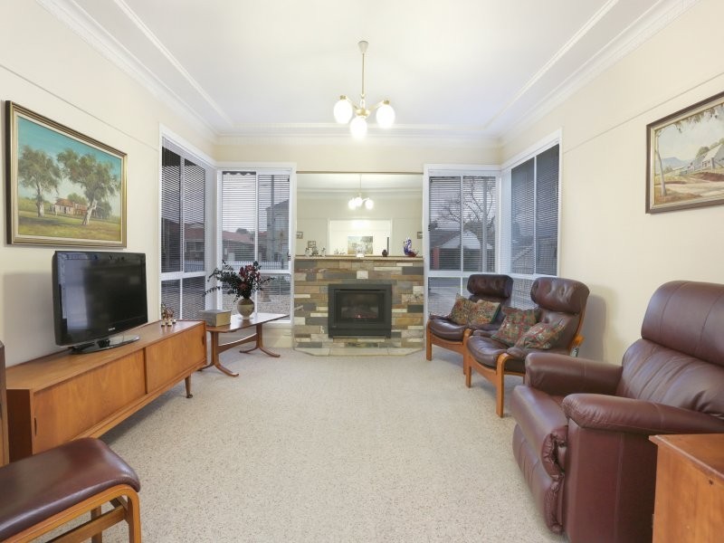 9 Kernan Street, Strathmore VIC 3041