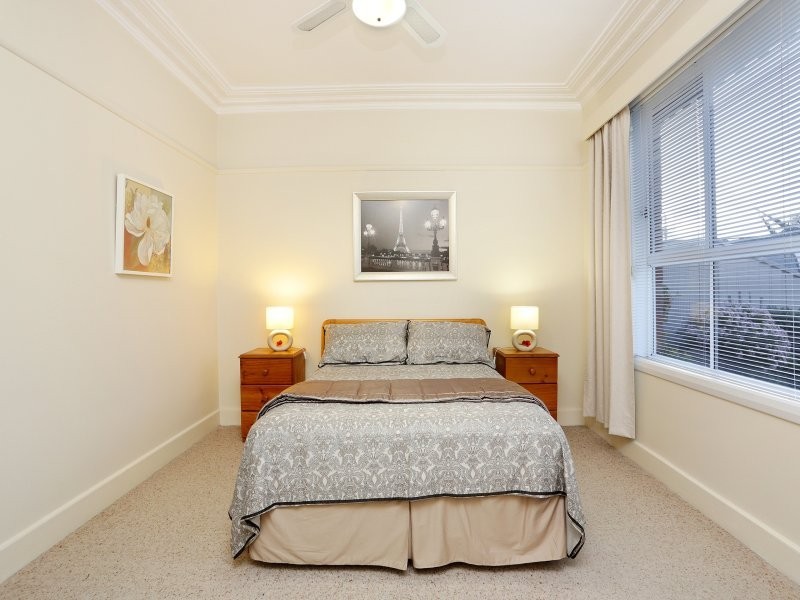 9 Kernan Street, Strathmore VIC 3041