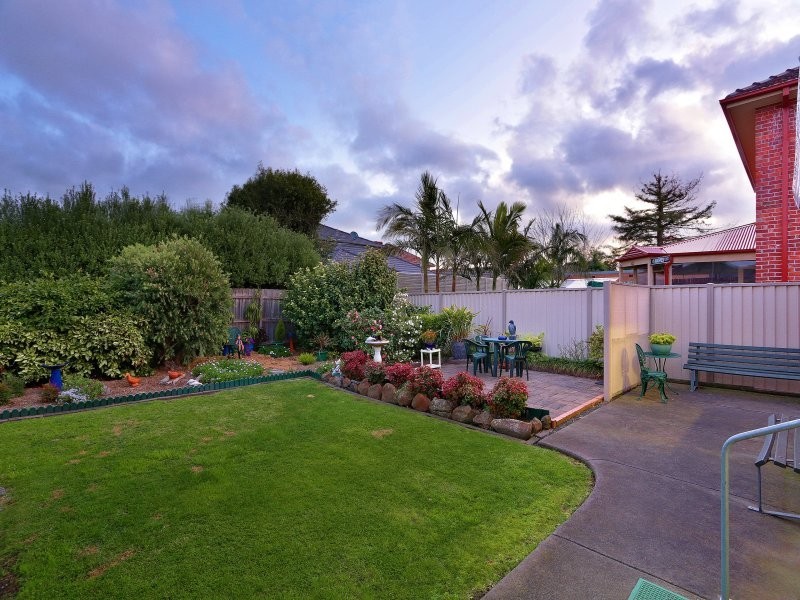 9 Kernan Street, Strathmore VIC 3041