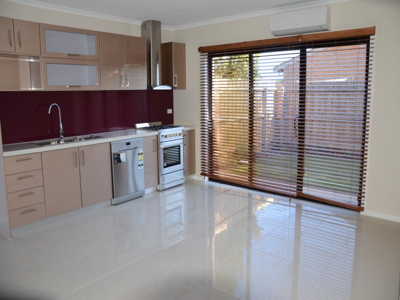 4/125 Princes Highway, Werribee VIC 3030