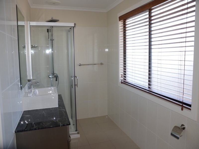 4/125 Princes Highway, Werribee VIC 3030
