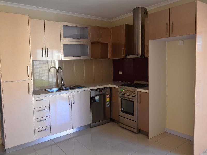 2/125 Princes Highway, Werribee VIC 3030