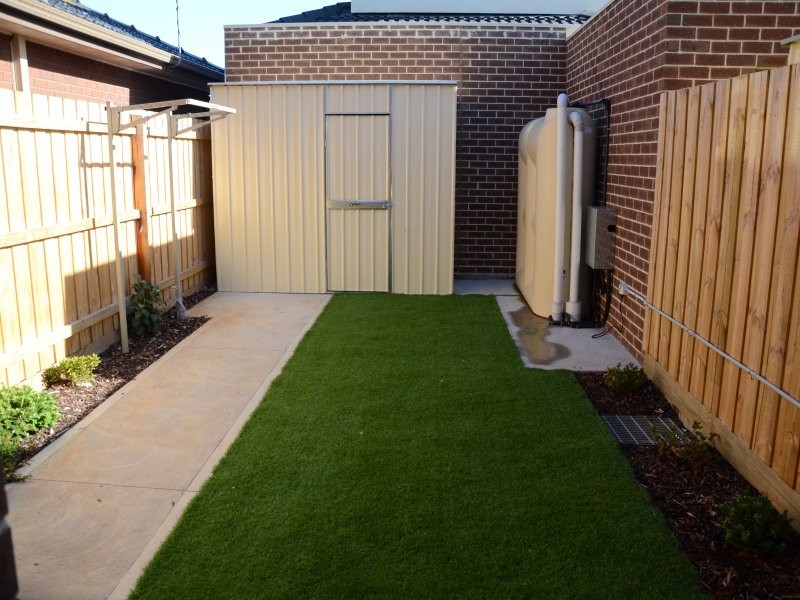 2/125 Princes Highway, Werribee VIC 3030