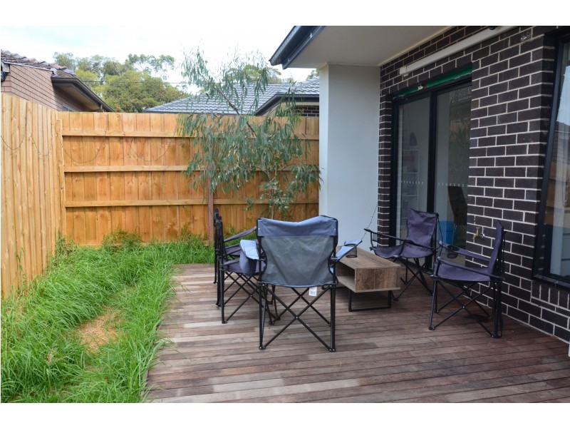 2/18 Matthews Street, Sunshine VIC 3020