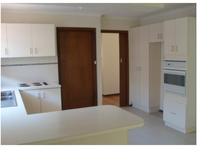 10 Kelvin Grove, South Morang VIC 3752