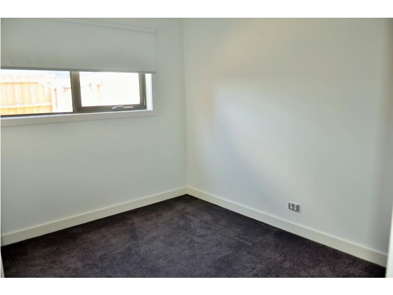 54 Lind St, Strathmore VIC 3041