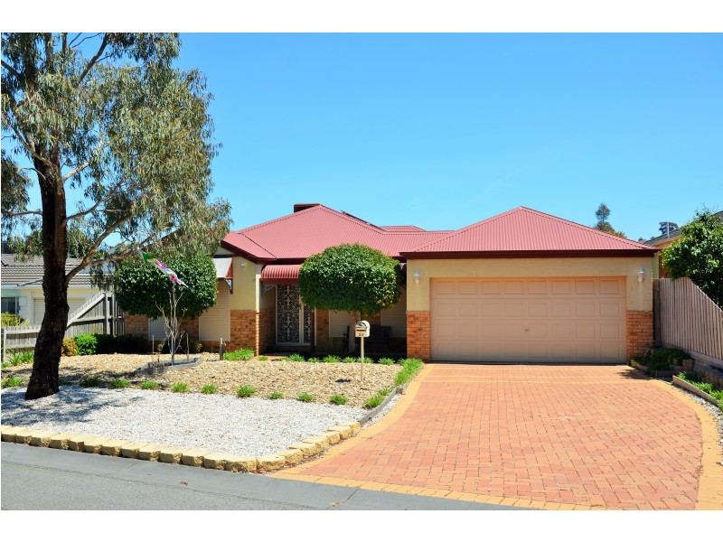 30 Greensted Grove, Roxburgh Park VIC 3064