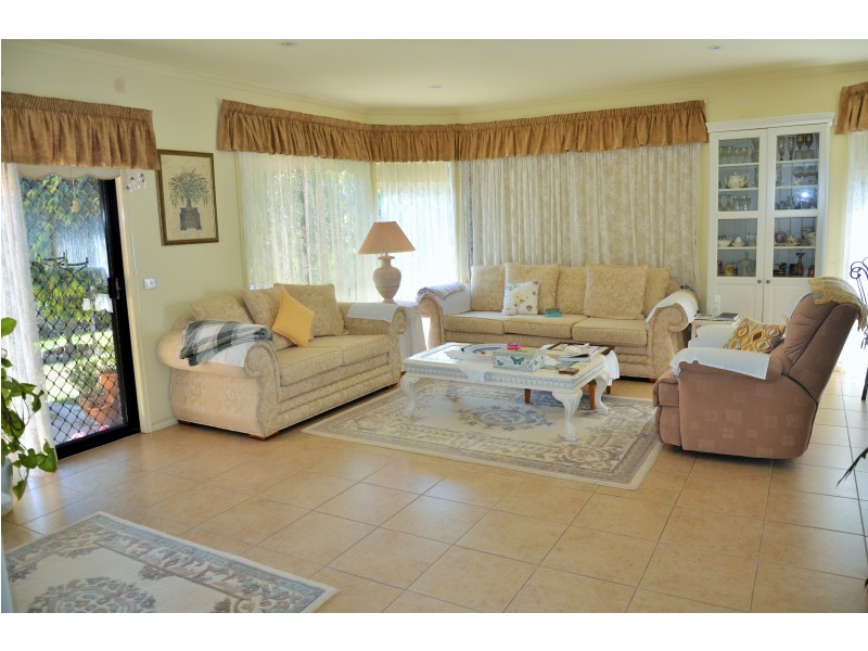 30 Greensted Grove, Roxburgh Park VIC 3064