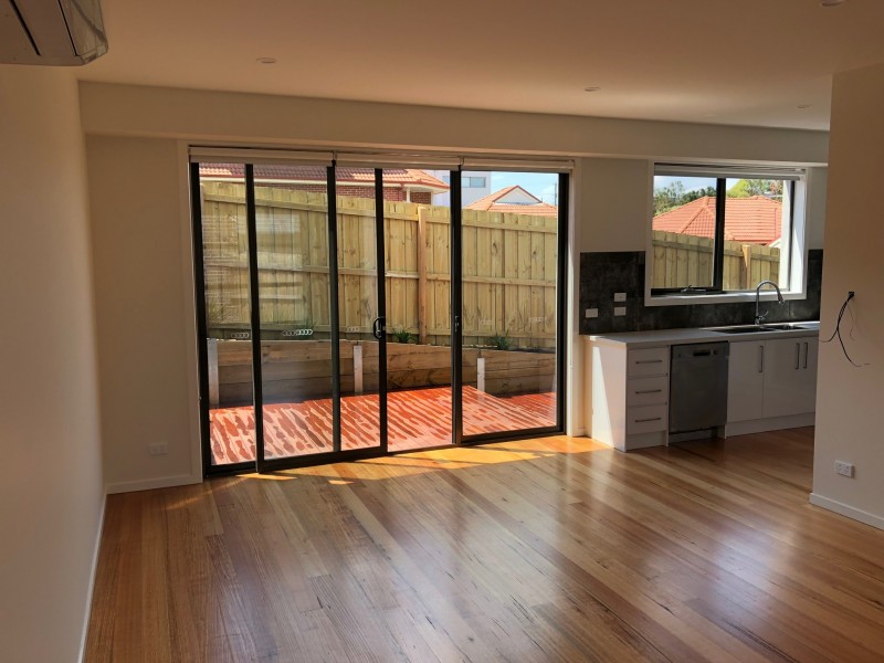 2/6 Hutchison Street, Niddrie VIC 3042