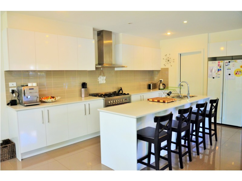 12A Hayes Parade, Pascoe Vale VIC 3044