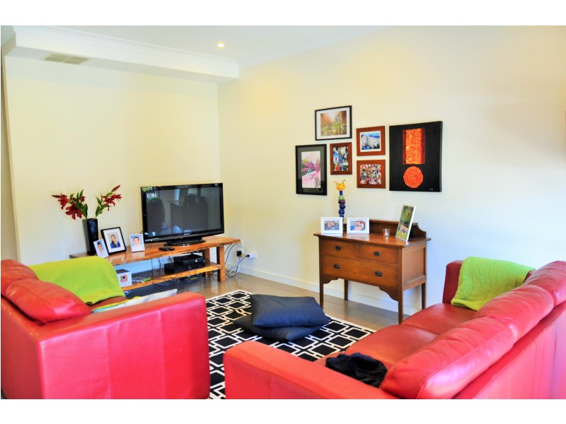 12A Hayes Parade, Pascoe Vale VIC 3044