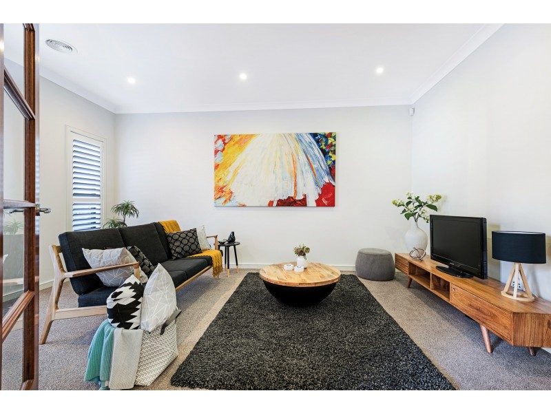 12 Hayes Parade, Pascoe Vale VIC 3044