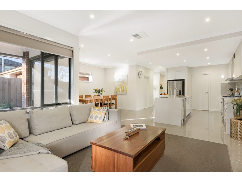 12 Hayes Parade, Pascoe Vale VIC 3044