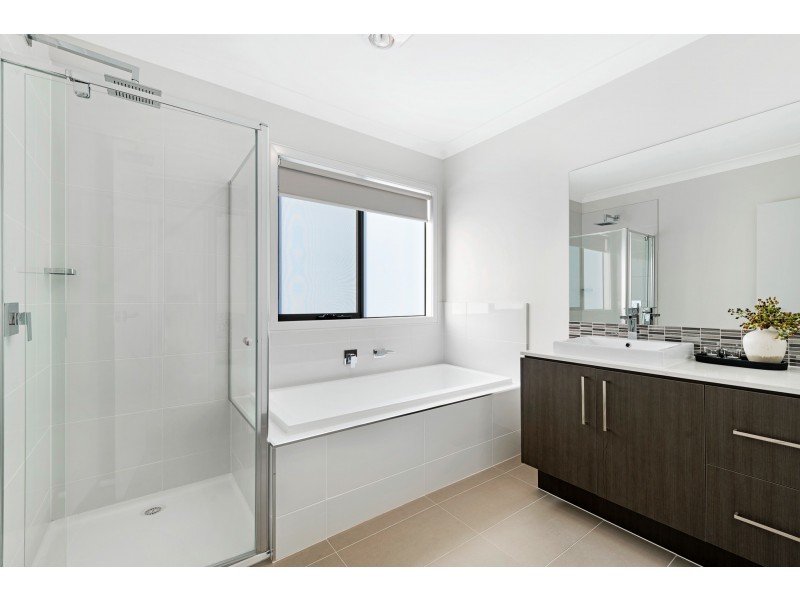 12 Hayes Parade, Pascoe Vale VIC 3044