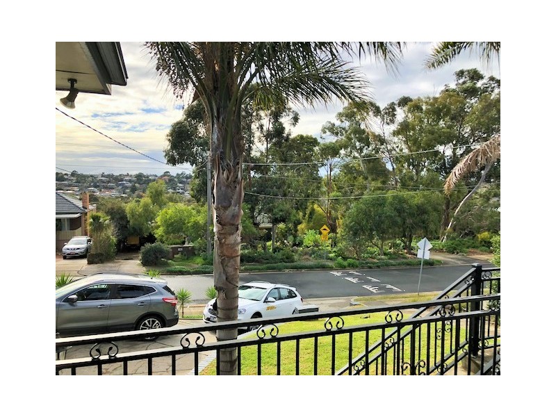 25 Streldon Avenue, Strathmore VIC 3041