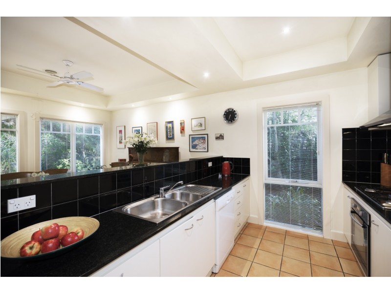 10 Mattingley Crescent, Brunswick West VIC 3055