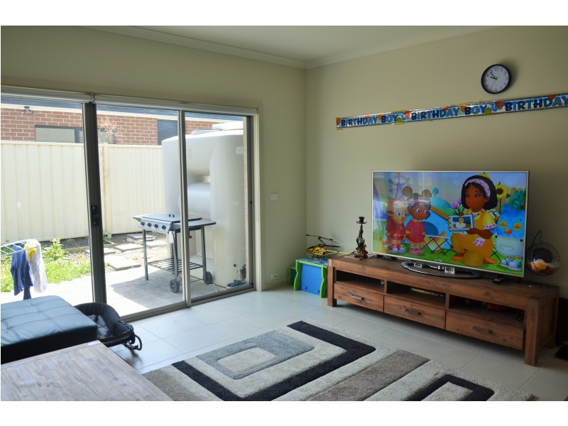 2/176 Daley Street, Glenroy VIC 3046